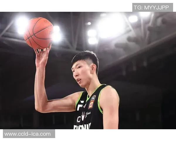 周琦在比赛中受伤，恢复训练状态受到关注