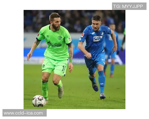 沙尔克04客场挺住压力，与法兰克福激战战平收场