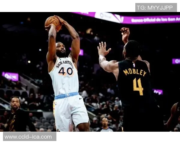 马刺主场对阵灰熊的比赛分析与观赛体验分享 马刺主场对阵灰熊的比赛分析与观赛体验分享