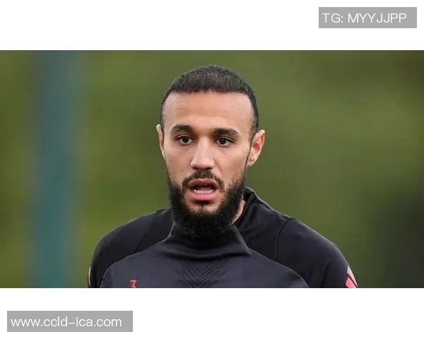 马丁内斯的传奇旅程:从球场新星到世界足球巨星的蜕变与成长 马丁内斯的传奇旅程:从球场新星到世界足球巨星的蜕变与成长