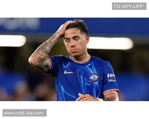 切尔西更衣室风波再起斯特林与恩佐训练场冲突引发关注