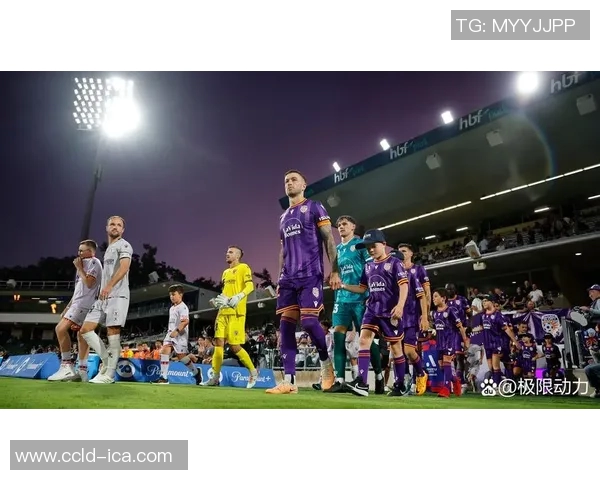 珀斯光荣与西方联比赛因天气原因延期球迷期待新赛程安排